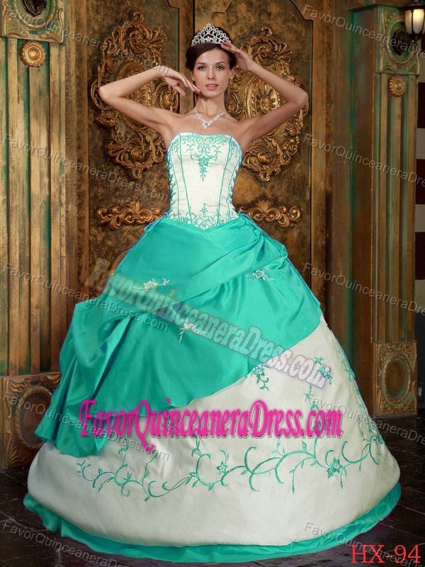 Beautiful Embroidered Satin Sweet Sixteen Dresses in Apple Green and White