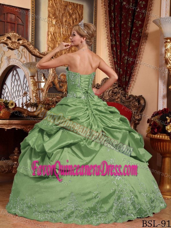 Popular Olive Green Embroidered Beaded Taffeta Quinceanera Gown Dresses