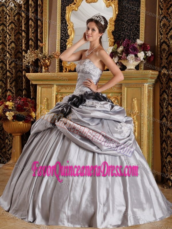Gray Taffeta Ball Gown Strapless for Quinceanera Gown Dresses with Appliques