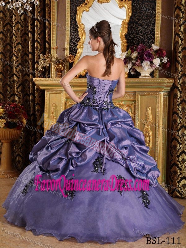 Appliqued Dark Purple Princess Strapless Dresses for Quince in Organza