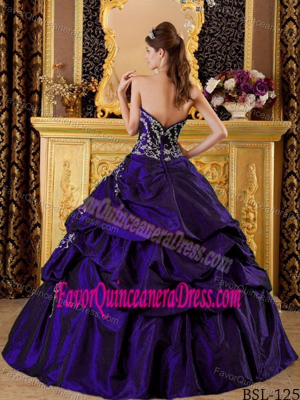 Taffeta Appliqued Purple Ball Gown Quinceanera Gowns with Sweetheart