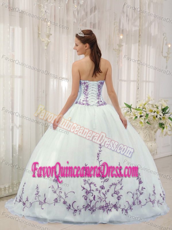 Organza Embroidery White Ball Gown for Quinceanera Gown with Sweetheart