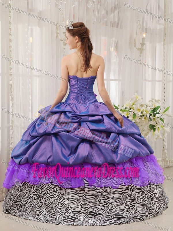 Exclusive Ball Gown Floor-length Beaded Quinces Dresses with Strapless