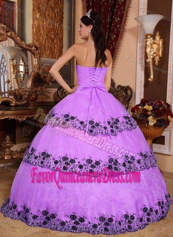 Pretty Organza and Lace Quinceanera Dress with Appliques in Lavender Color