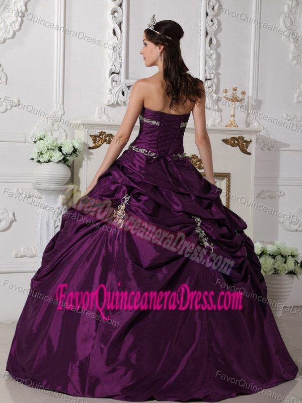 Burgundy Ball Gown Strapless Quinceanera Gown with Appliques in Taffeta