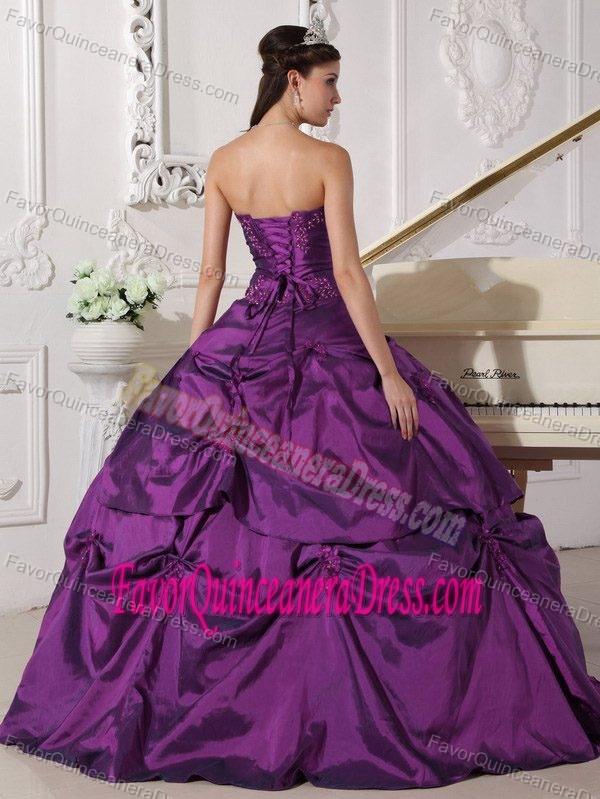 Beaded Sweetheart Quinceanera Dresses with Appliques in Eggplant Purple