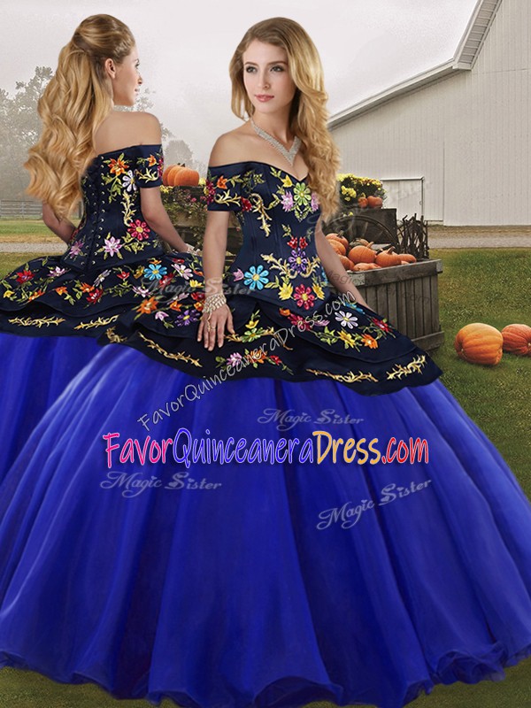 Stylish Tulle Sleeveless Floor Length Ball Gown Prom Dress and Embroidery