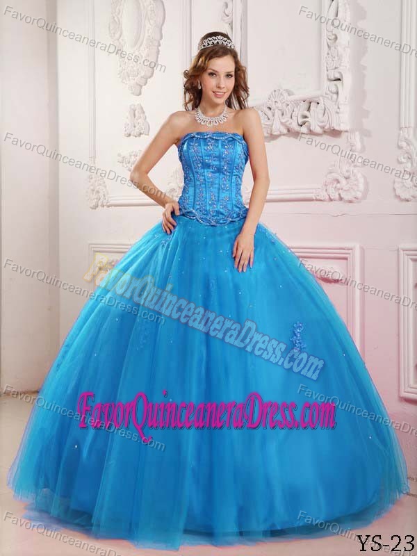 Elegant Ball Gown Floor-length Sweet 15 Dresses with Appliques and Beads