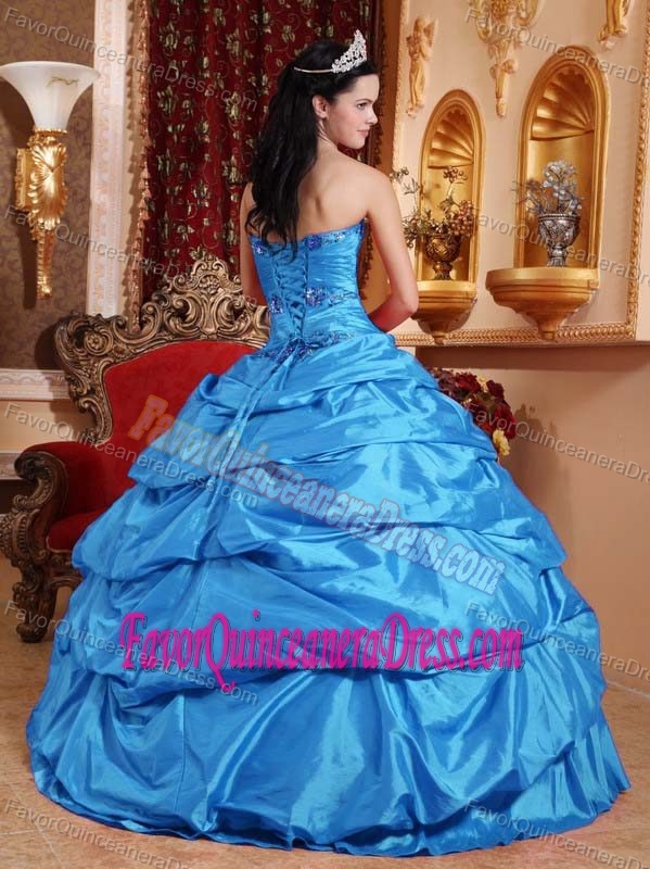 Popular Sweetheart Blue Sweet 16 Dress with Pickups and Appliques in Taffeta