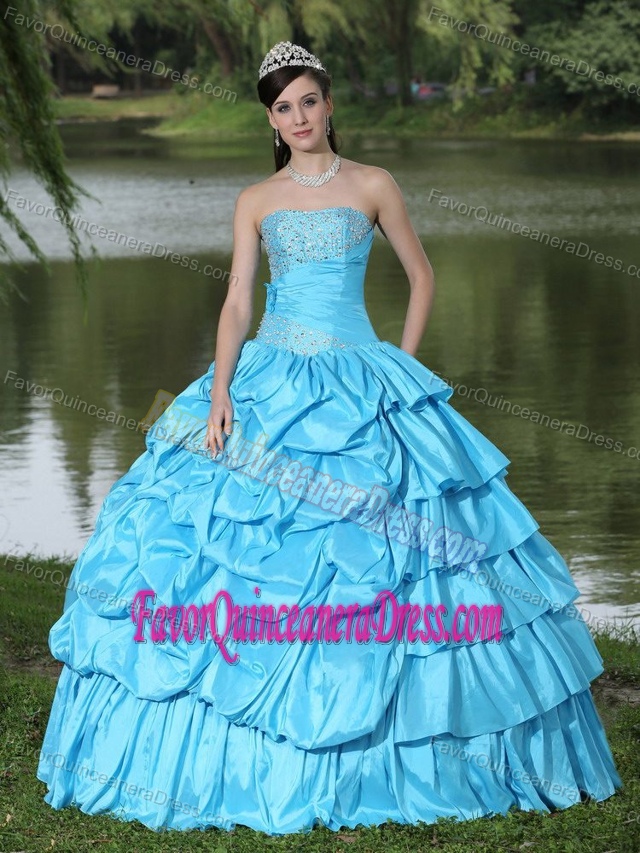 Aqua Blue 2011 Quinceanera Dresses with Beads Decorated Bust in Taffeta