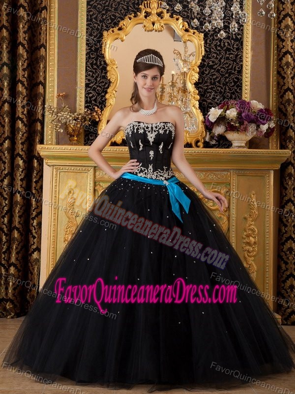 Appliqued Floor-length Strapless Black Tulle Quinceanera Dresses with Blue Sash