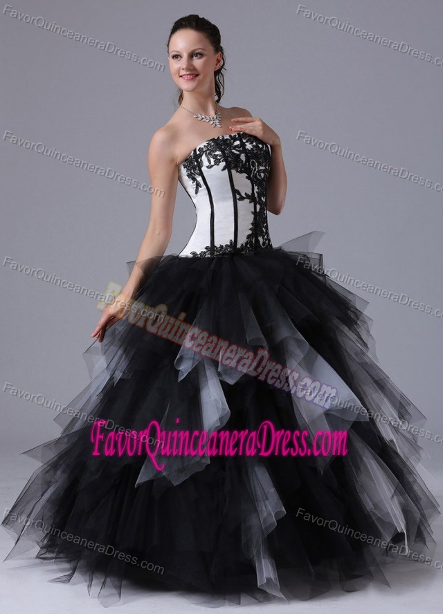 Vintage Embroidered Strapless White and Black Tulle Ruffled Quinceanera Dresses