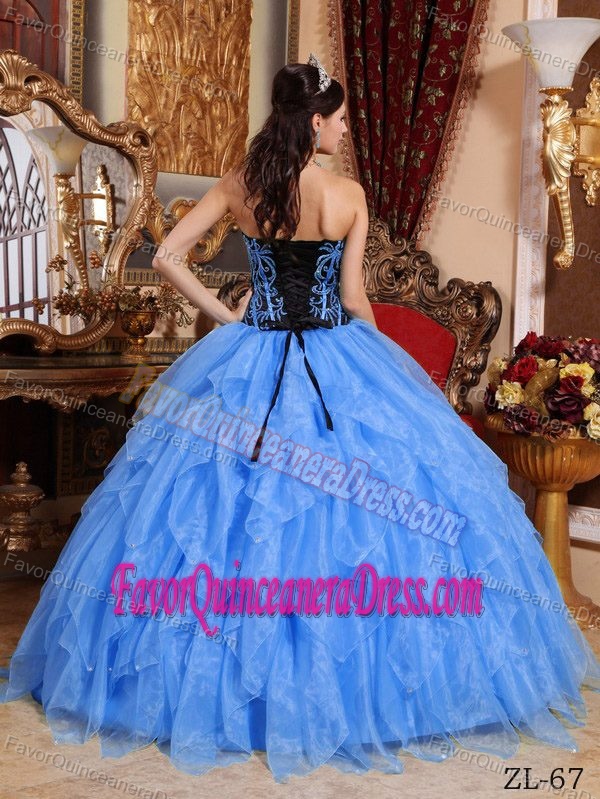 Sweetheart Organza Embroidery Quinceanera Gown Dresses with Beading