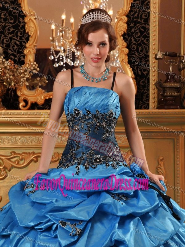 2013 Straps Taffeta Appliqued Quinceanera Gown Dresses with Ruffles