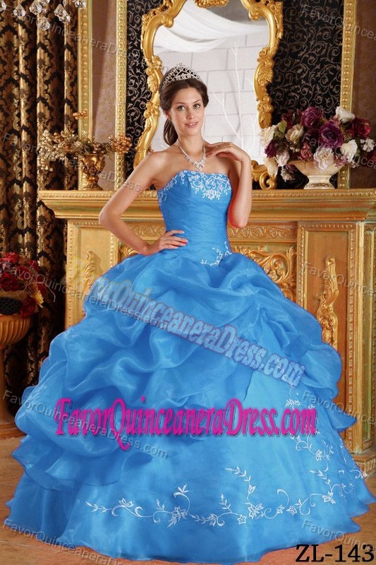 Embroidery Organza Dress for Quinceanera with Pick-ups and Ruffles