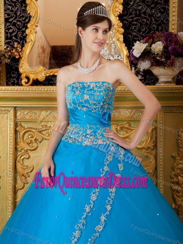 Tulle Lace Appliqued Quinceanera Gowns with Beads and Ruffles in Blue