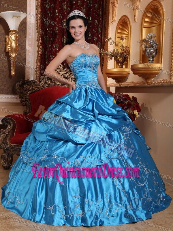 Impressive Blue Strapless Taffeta Quince Dresses with Embroidery with Beading