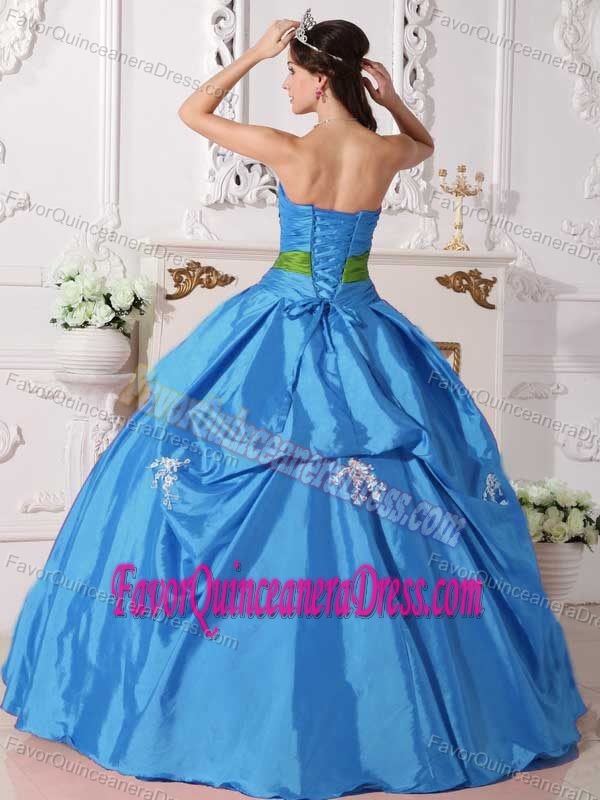 Aqua Blue Beaded Gorgeous Sweet Sixteen Dresses Decorated with Bowknot