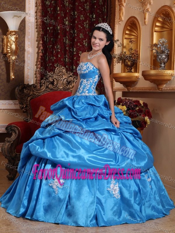 Baby Blue Taffeta Hot Quinceanera Gown Decorated with Appliques and Pick-ups