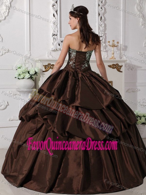 Exquisite Brown Taffeta Lace-up Long Quinceanera Gowns with Embroidery