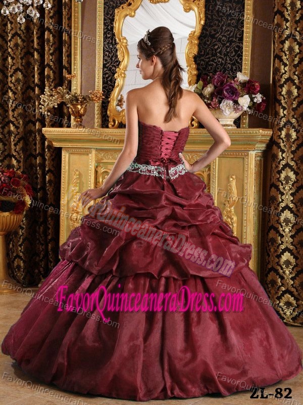 Strapless Pick Ups Sweetheart Appliques Burgundy Taffeta Dresses for Quince