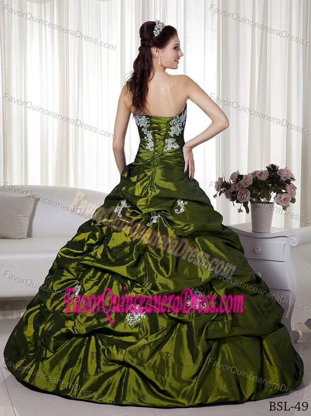 Dark Green Strapless Quince Dresses with Pickups and Embroidery in Taffeta