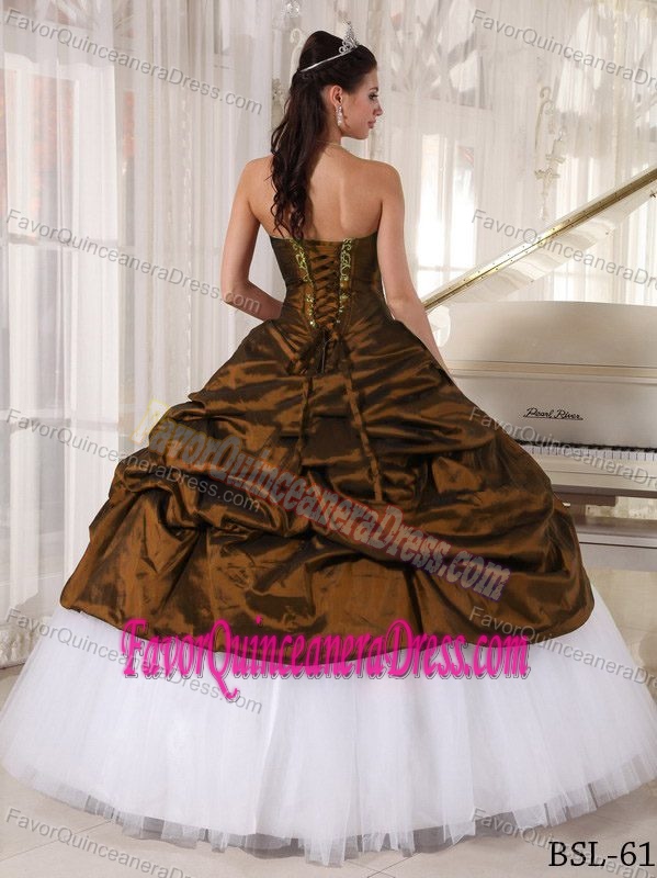 V-neck White and Brown Quince Dresses with Appliques in Taffeta and Tulle