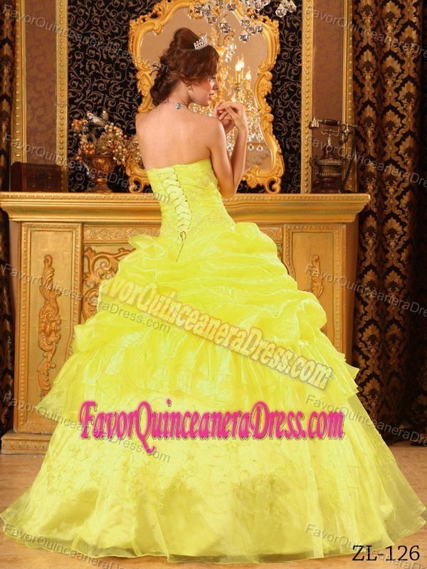 Amazing Yellow Ball Gown Quinceanera Gown Dresses with Appliques in Organza