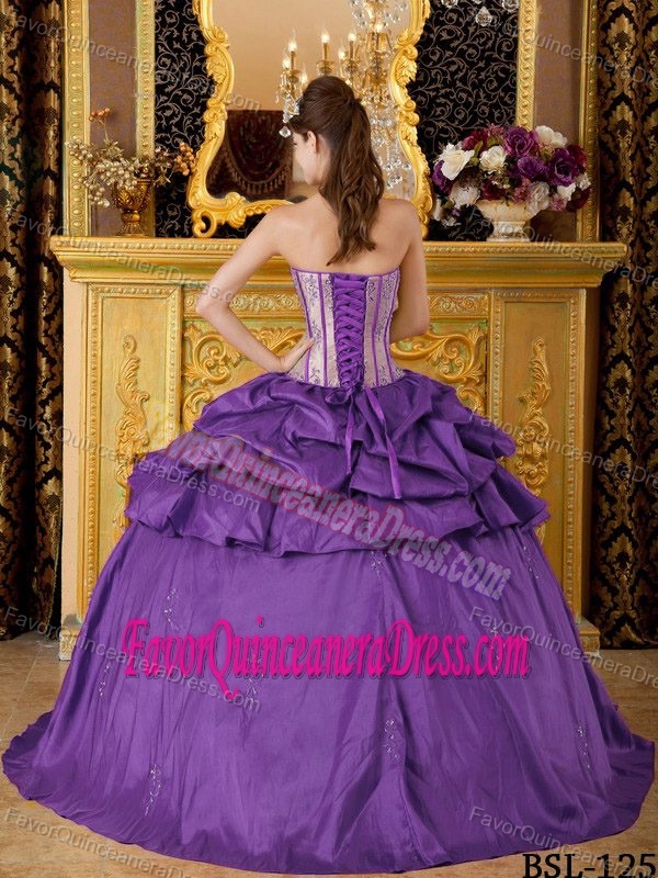 Graceful Beaded Quinceanera Dress in Purple with Ruffled Layers in Taffeta