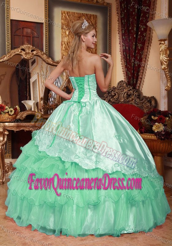 Apple Green Sweetheart Lace-up Taffeta Luxurious Dresses for Quinceaneras