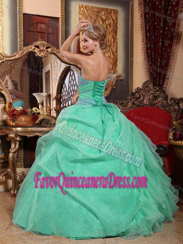 Discount Apple Green Sweetheart Ruched Organza Long Quinces Dresses