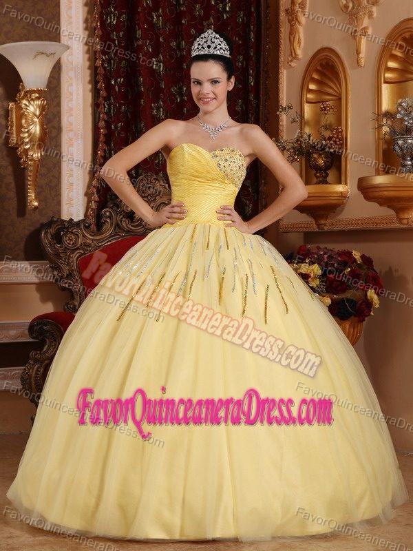 Yellow Sweetheart Lace-up Tulle Charming Dress for Quinceanera with Beading