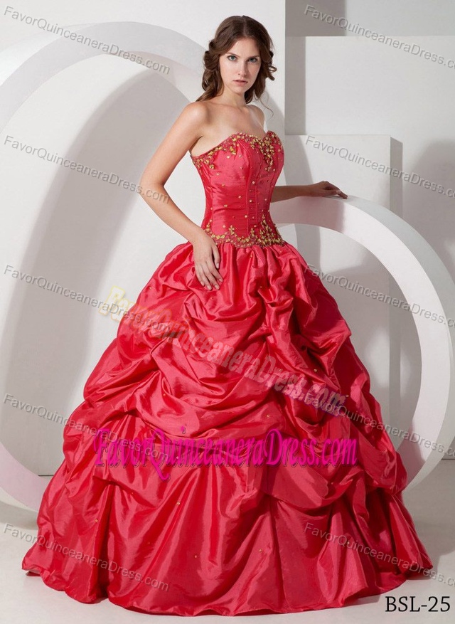 2013 Taffeta Red Sweetheart Dresses for Quinceanera with Pick-ups