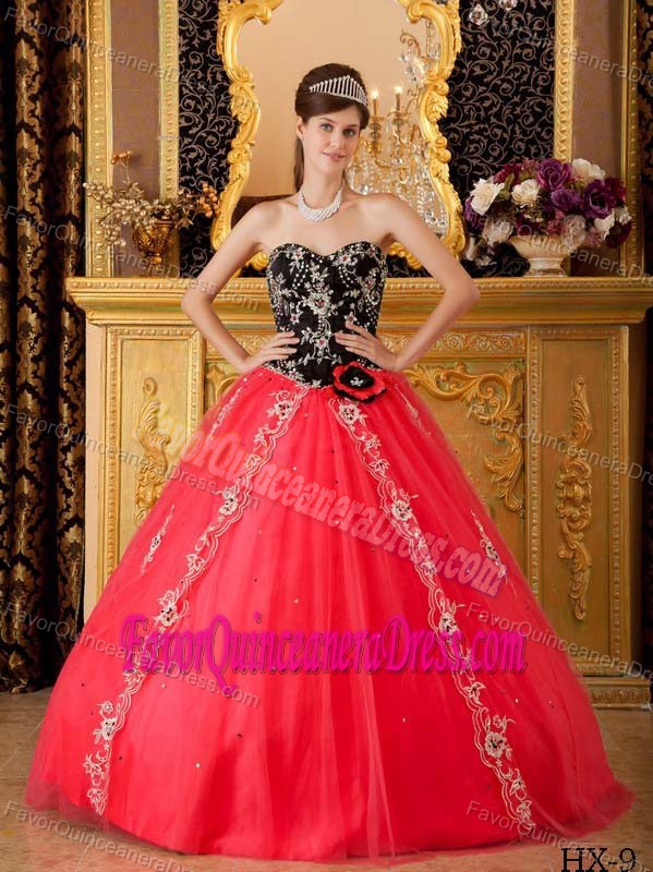 Noble Black and Red Sweetheart Tulle Quince Dresses with Appliques