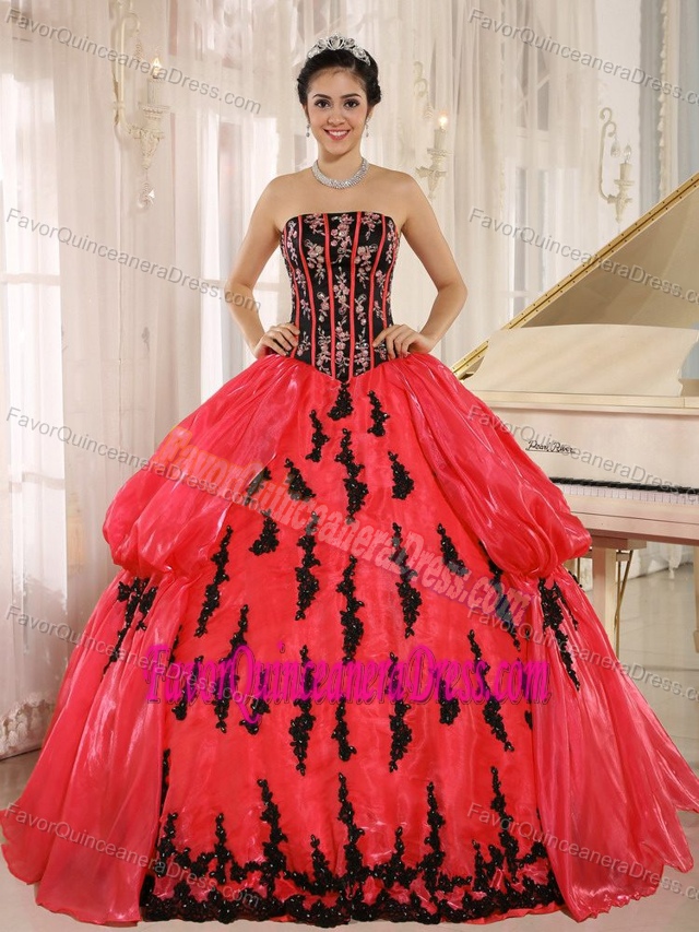 Stylish Red Strapless Sweet Sixteen Dress with Embroidery in Organza