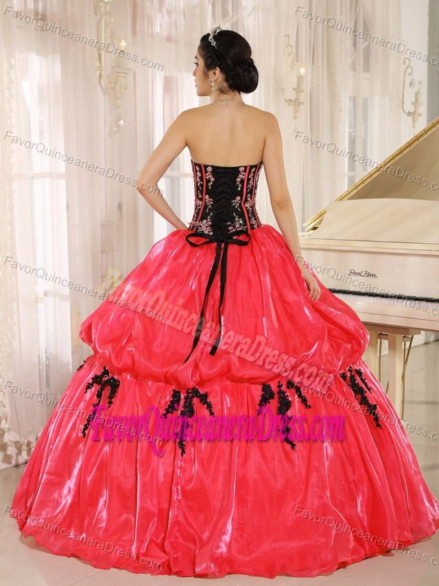 Stylish Red Strapless Sweet Sixteen Dress with Embroidery in Organza