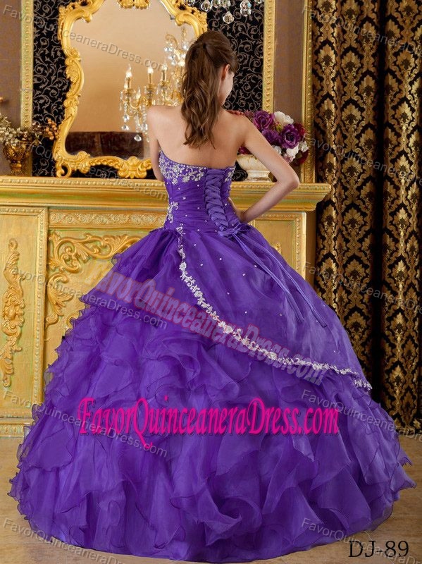 2015 Modern Purple Ball Gown Strapless Quinceanera Dresses with Ruffles