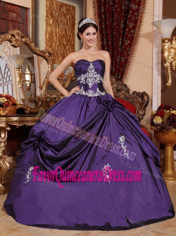 Modern Elegant Purple Ball Gown 2014 Quinceanera Dresses with Embroidery