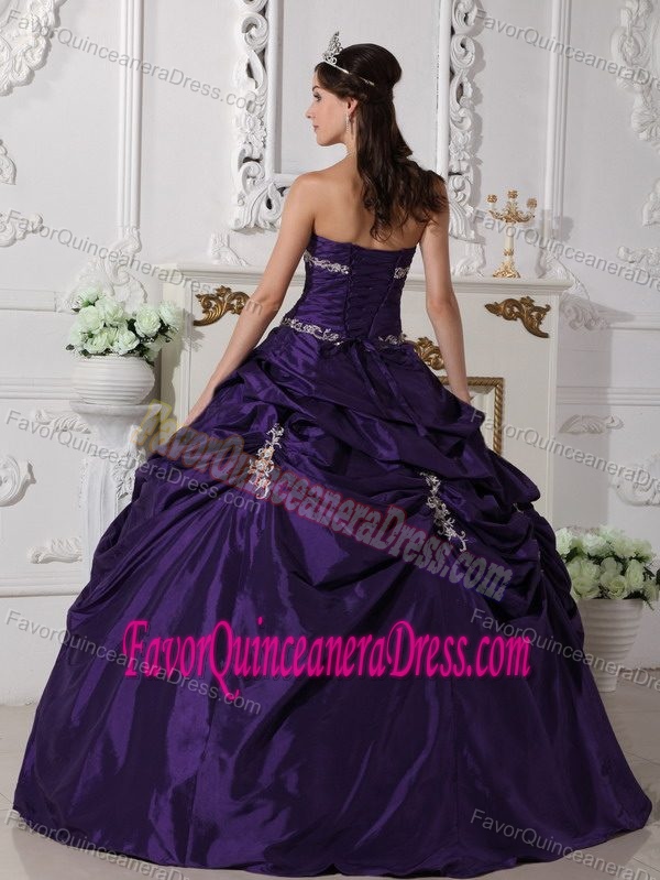 Eggplant Purple Ball Gown Sweetheart Quinceanera Dresses with Appliques