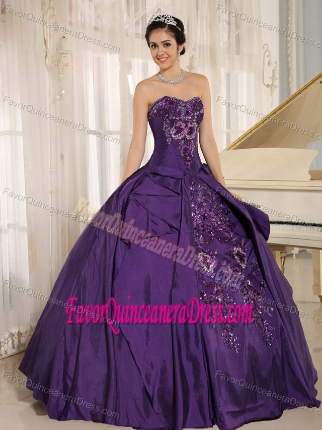 Eggplant Purple Sweetheart Quinceanera Dress with Appliques and Beading