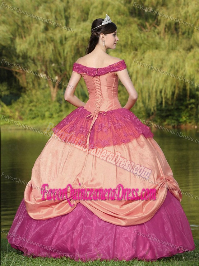 Popular Colorful Off The Shoulder Neckline Quinceanera Dress with Appliques
