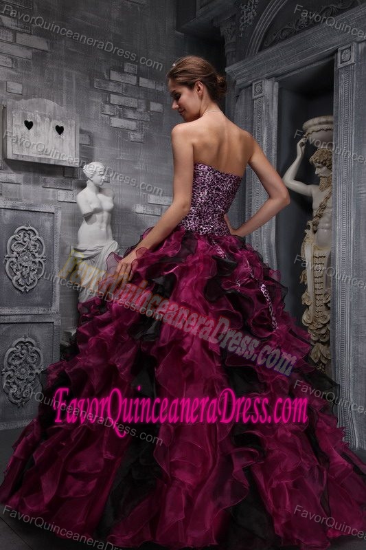 Burgundy Sweetheart Quinceanera Dress with Beading and Ruffles Layers