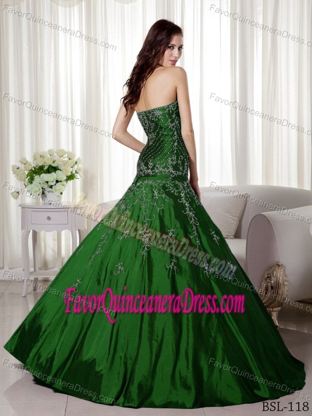 Strapless Green Drapped Taffeta and Organza Quinceanera Dress with Embroidery