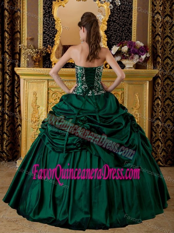 Dark Green Sweetheart Taffeta Embroidery Dress for Quince with Pick-ups