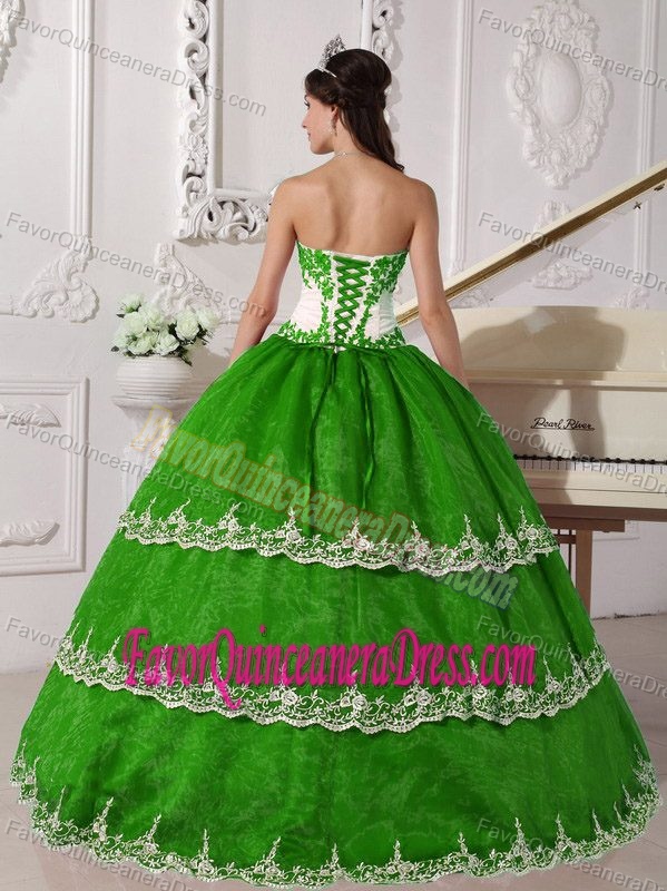 Spring Green and White Ball Gown Dresses for Quinceanera in Organza