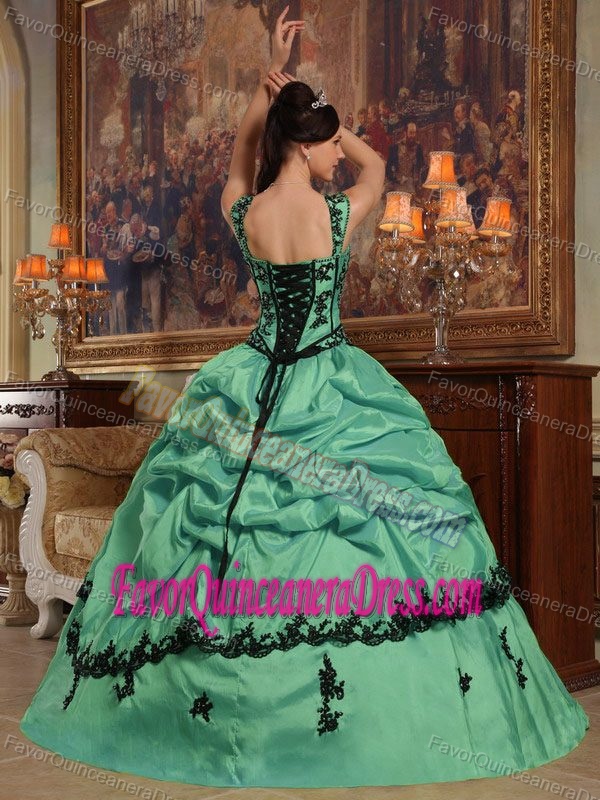 Green Ball Gown Straps Dresses for Quince with Appliques in Taffeta