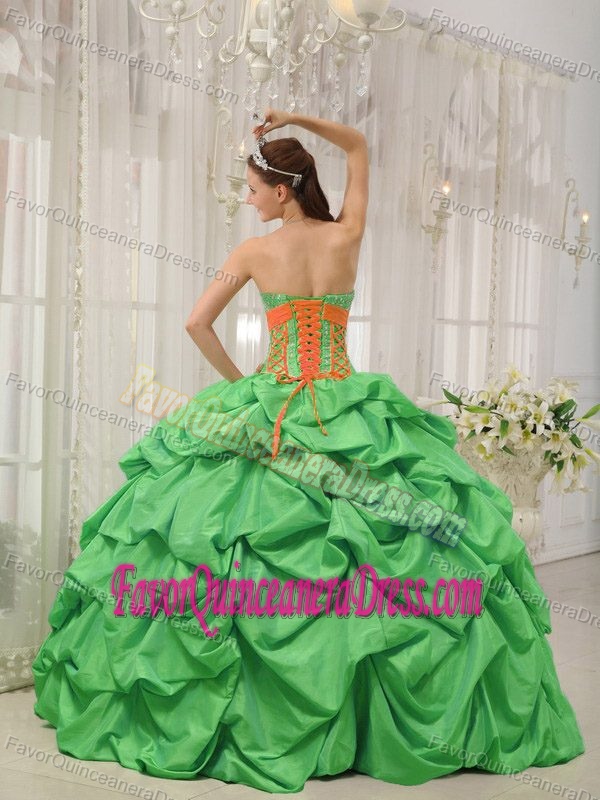 Graceful Green Taffeta Quinceanera Gown Dress with Beading and Pick-ups