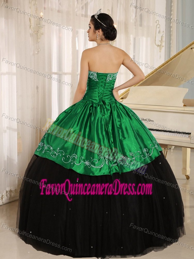 Popular Black and Green Taffeta Dress for Quinceanera with Embroidery