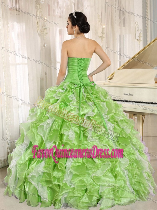 Popular Sweetheart Spring Green Organza Quinceanera Gown with Ruffles