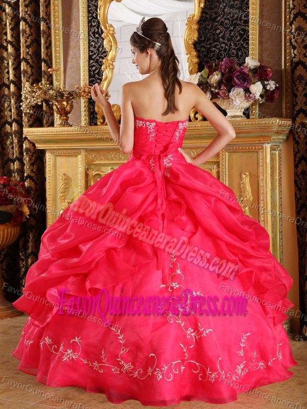 Ruffled Sheath Fashionable 2013 Sweet Sixteen Quinceanera Dresses for Cheap